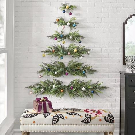 Arbre De Noël Mural - Arbre Demi-3D Avec Feuillage Réaliste - Prêt Pour LED - Décoration Murale Pour Entrée Ou Petit Espace - 1 Pièce (1/5)
