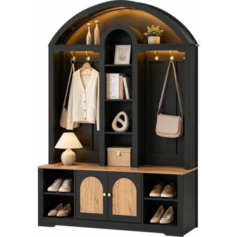 Garde-robe d'entrée cintrée en MDF noir avec étagères ouvertes, crochets métalliques, portes effet bois et rangement à chaussures – CHICFURN (1/5)
