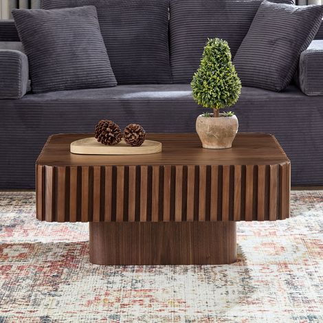 Table de salon carrée en MDF, dans la couleur du noyer. Dimensions : 80x80x35 cm. La structure est faite à la main avec des éléments en bois massif, dans un design caractéristique. Table moderne en bo (1/4)