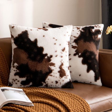 Un paquet de 2 luxueuses housses de coussin en fausse fourrure avec décoration en peau de vache, housses de coussin de canapé en peluche douce et moelleuse, canapé 18x18 pouces