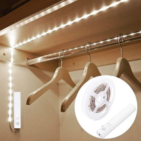 Bande lumineuse LED avec détecteur de mouvement alimentée par batterie adaptée à la chambre aux escaliers au couloir 1M (1/4)