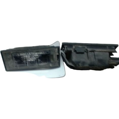 [PRODUIT D'OCCASION] Eclaireur Plaque De Police RENAULT Clio ♻️ Ref Oe. 8200480127 - Garantie à vie (1/2)