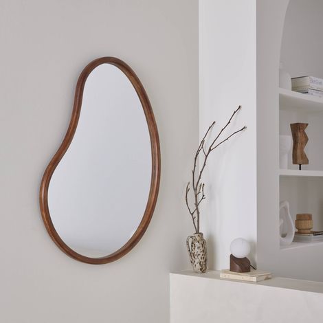 sweeek - Organischer Spiegel aus Tannenholz 95cm