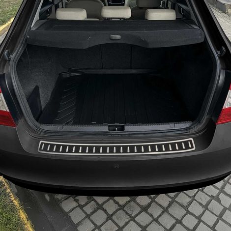 Protection Seuil Pare-Chocs Compatible avec Skoda Octavia 2013-19 Berline Folie de Carbone (1/5)