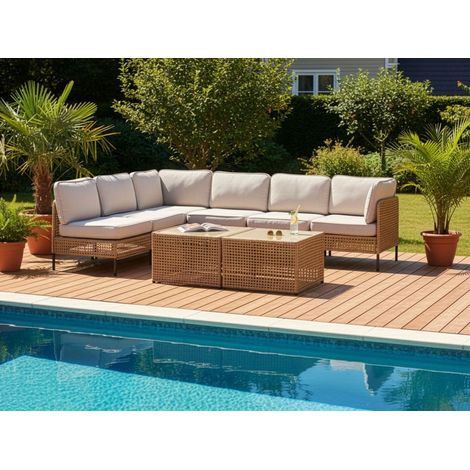 Sofá modular de exterior esquinero de ratán sintético con mesa de centro 6 plazas estructura de metal con cojines para el respaldo y el asiento tablero de vidrio beige claro OMEGANA (1/5)