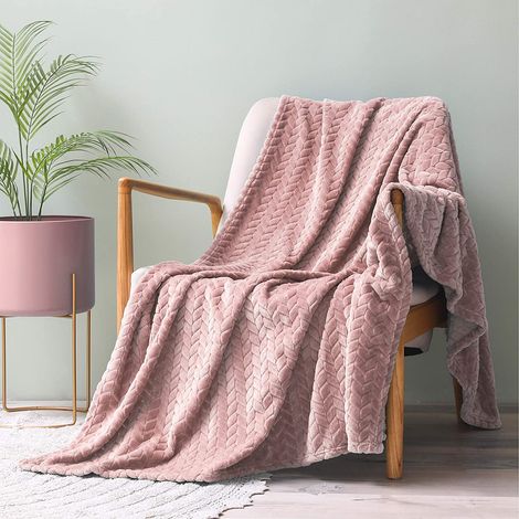 Couverture en Flanelle Super Douce, en Microfibre de Haute Gualité, rose 127 x 178cm, Confortable et Chaude, Convient à Toutes Les Saisons (1/5)