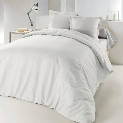 – Housse de couette 240 x 220 cm 100% coton 57 fils/cm² – Fermeture boutons pression – Coloris blanc (1/2)