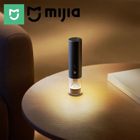 Lampe torche multifonctionnelle portable MIJIA (noire), légère et portable, autonomie ultra-longue de 30 h, puissance lumineuse de 1000 lumens. (1/5)