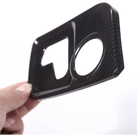 1 pair of carbon fiber seat adjustment frame trim stickers for 17-20 Maserati Levante. (1/4)