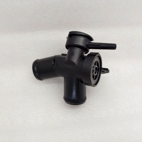 21517-JN20A and 21501-9HA0A are suitable for adding water to the tee of the Nissan Teana Loulan water tank from 2008 to 2014. (1/4)