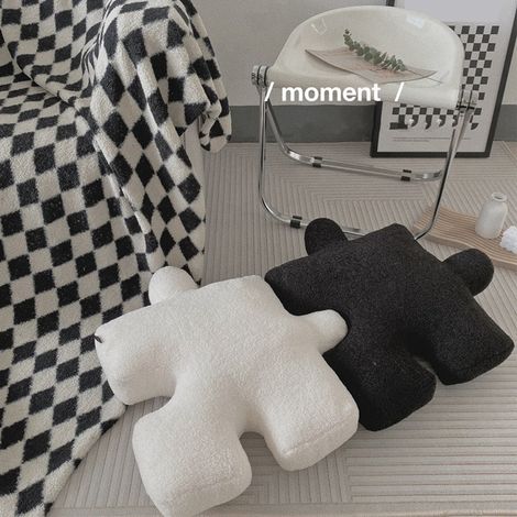 Coussin décoratif en peluche ultra douce, forme puzzle spéciale pour canapé, lit, fenêtre, décoration intérieure, blanc (1/5)