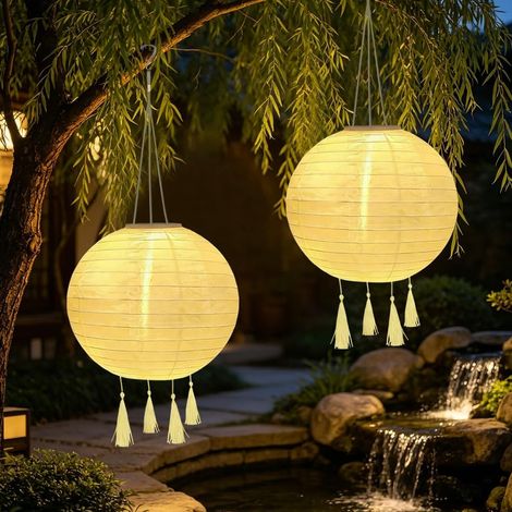 Lampion Solaire Exterieur, 2 Pièces 25cm Lanterne Solaire Suspendue Étanche avec des Pompons, Lanternes Solaires D'extérieur pour Patio, Terrasse, Jardin, Mariage, Fête (1/5)
