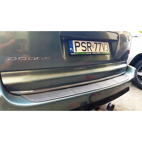 Dodge Grand Caravan – Chromleiste mit Klappe (1/4)