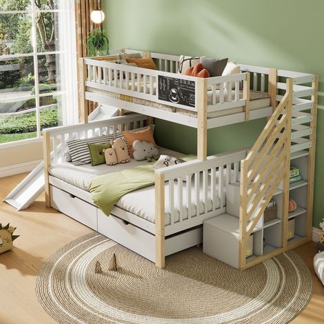 Cama litera casita moderna 140x200 y 90x200 cm de madera maciza blanco/natural con escalera de almacenaje y tobogán (1/5)
