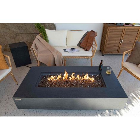 Brasero extérieur rectangulaire en béton GFRC gris foncé – Dimensions L152,4 x l81,3 x H35 cm – Régulation de gaz intégrée – Housse de protection incluse – Elementi (1/5)