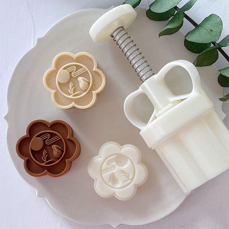 Moule à gâteaux de lune à motif floral, emporte-pièces pour biscuits, pour la Fête de la Mi-Automne (1/4)