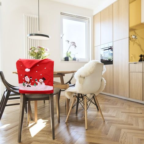 2 housses de chaise en non-tissé rouge 60x49 cm pour déco Noël cuisine salle à manger motif bonhomme de neige (1/2)