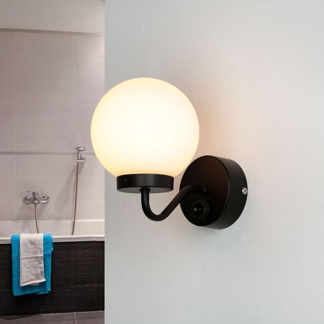 Schwarze Wandlampe mit Schalter IP44 Kugelschirm