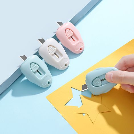 Mini couteau avec anneau porte-clés bleu (1/5)
