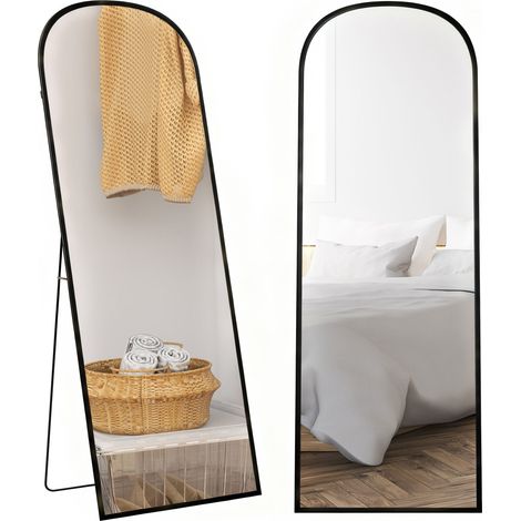 Que vous recherchiez un miroir sur pied pour votre chambre ou un grand miroir mural pour votre salon, ce miroir est le choix idéal. Avec son cadre noir et son design polyvalent, (1/5)