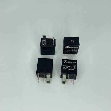 Relais automobile Mercedes-Benz 4 broches 012 V23074-A1001-X30 (référence : 0035420419)