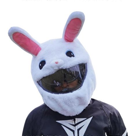 Housse de casque de moto en peluche avec de grandes oreilles flexibles et amusantes. Protection pour casque. (1/3)