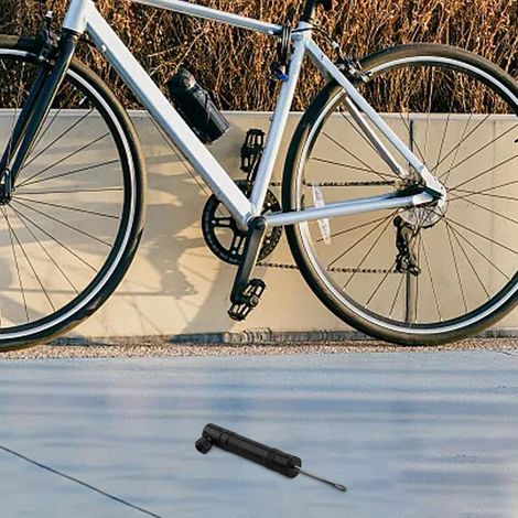 Kit de réparation de crevaison multi-outils pour vélo avec patchs en caoutchouc et papier de verre pour vélo de montagne et vélo de route – Étui compact de 51 g (1/5)