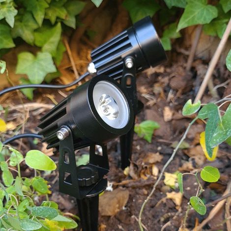 Spot LED extérieur à piquet double tête – 450 lumens, IP44 – Éclairage jardin, allée ou massif floral