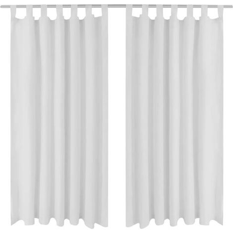 Rideaux en satin fin blanc perforé, mesurant 140 x 175 cm. (1/5)