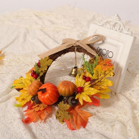 Couronne Automne - Couronne de Porte avec Citrouilles Pommes de Pin Baies et Feuilles d'Érable Artificielles - Décoration Intérieure Extérieure pour Thanksgiving (1/5)
