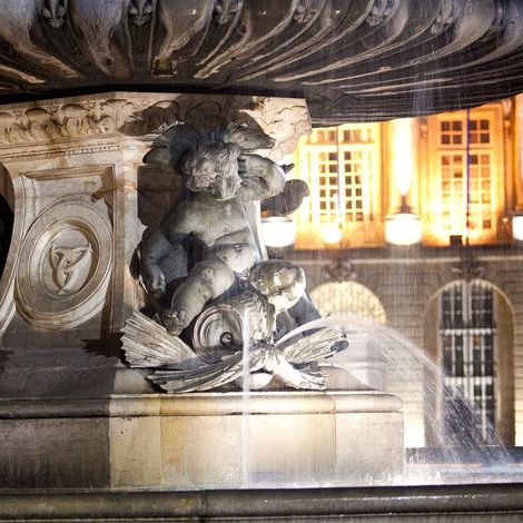 Tableau sur toile fontaine Bordeaux 45x45 cm - Impression sur Toile Murale Décorative - Image imprimée en HD sur Toile - Toile sur Châssis en Bois FSC - Fabriqué en France (1/4)