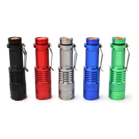 5. Eine wiederaufladbare Mini-Teleskoptaschenlampe, erhältlich in Rot, Grün, Blau, Schwarz und Silber. (1/4)
