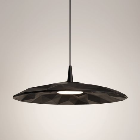 Lampada a sospensione Angled in ceramica nera con diffusore a rilievo, LED 8W integrato, luce calda 2700K e design moderno Made in Italy, Ø 40 cm