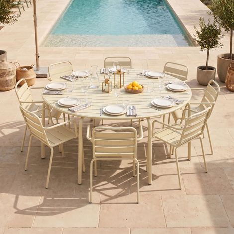 Ensemble table jardin 180 cm + 8 fauteuils en métal crème - BACA (1/5)