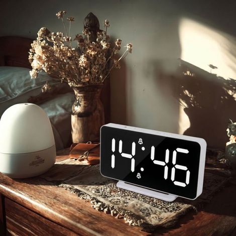 GreenBlue - Horloge / Réveil avec alarme et thermomètre - LED - Blanc (1/5)