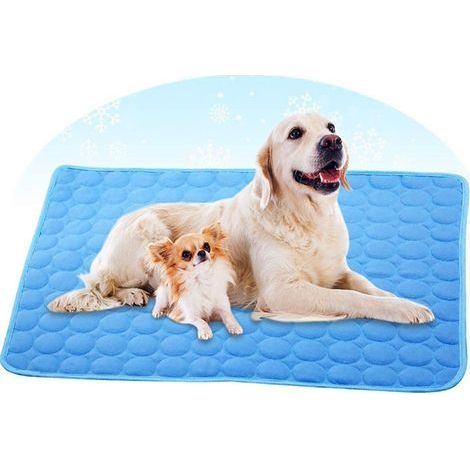 Tapis rafraîchissant pour chiens. en soie glacée. pour animaux de compagnie. pour les fortes chaleurs estivales. idéal pour la maison et les voyages. (1/5)