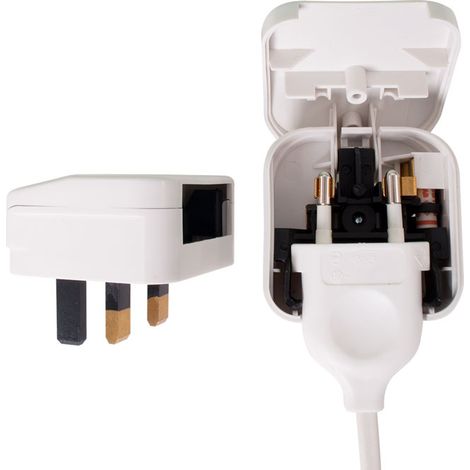 Adapter white vonEuropastecker auf englischen Stecker in Plastikfolie