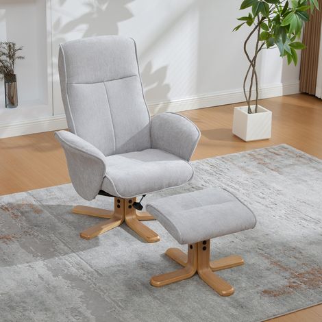 Fauteuil pivotant nordique avec tabouret en chenille. Socle bois massif et support métallique, style robuste, gris neutre