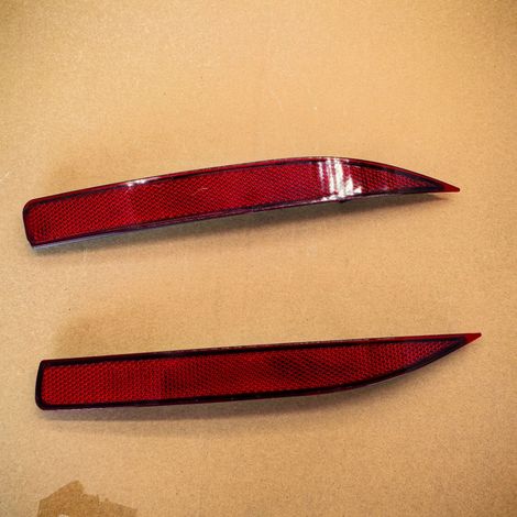 81910-02340 is applicable to the rear bumper lights, rear bumper lights, and reflectors of the 2019 Toyota Corolla and 2020 Toyota Avalon. (1/4)