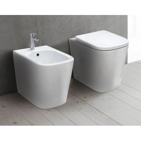 Sanitari Tratto filomuro 52x36,5 senza brida con copriwater