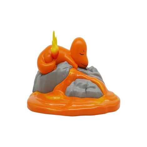 DIORAMA CON LUZ CHARMANDER 22 CM