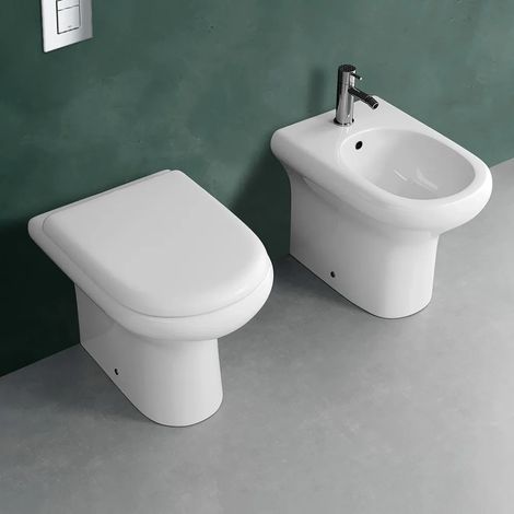 Set di Sanitari filomuro Rak serie Compact con sedile avvolgente (1/5)