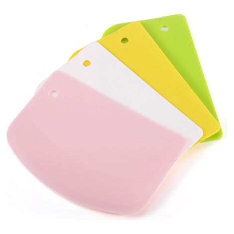 Set di 4 spatole per pasta dura in plastica PP senza BPA, ideali per preparare torte, pane, crostate, pasticcini, pasta di zucchero e glasse. (1/5)