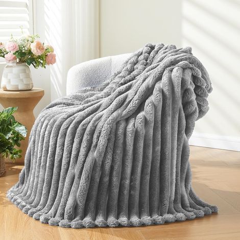 Couverture polaire ultra chaude, plaid en fausse fourrure de haute qualité, couverture à carreaux stéréoscopiques, Gris argenté-100x150cm (1/4)