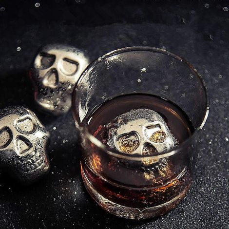 Geschenkset mit 4 kreativen, totenkopfförmigen Eissteinen aus Edelstahl 304 mit integrierten Eiswürfeln. Die Metall-Eissteine eignen sich ideal zum Kühlen von Getränken, z. B. Wein, Bier, Wodka, Cola (1/5)