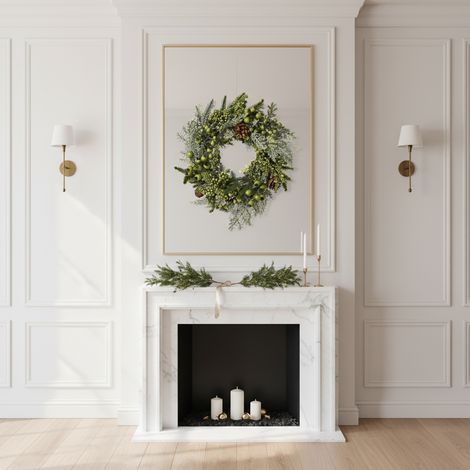 Ghirlanda natalizia con bacche verdi e pigne decorazione per interni -Diametro 40 cm (1/5)