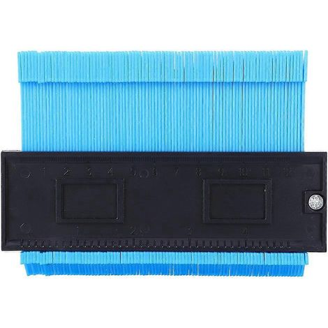 Outil de menuiserie pour la pose de carrelage : règle de contour irrégulière bleue, duplicateur, gabarit pour la pose de carrelage.
