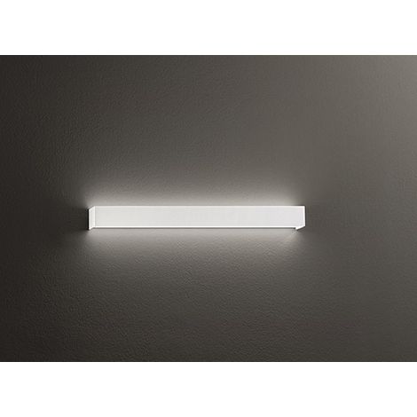 Applique LED en aluminium série 8278, blanc mat, 20W 3000K, design moderne et mince pour un éclairage d'intérieur raffiné par Perenz Illumina. (1/2)