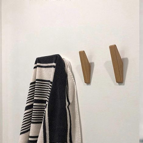 Porte-manteau mural en bois naturel (8 pièces) avec crochets. (1/4)