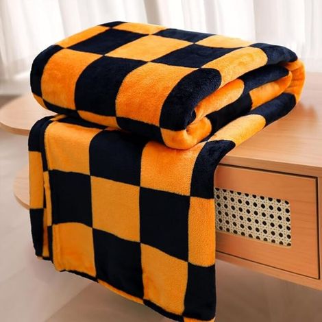 Schwarz-orange karierte Decke (135 x 200 cm), orange karierte Flanelldecke für Sofa, Bett, Couch, weiche, kuschelige und warme karierte Decke, Halloween-Dekoration für alle